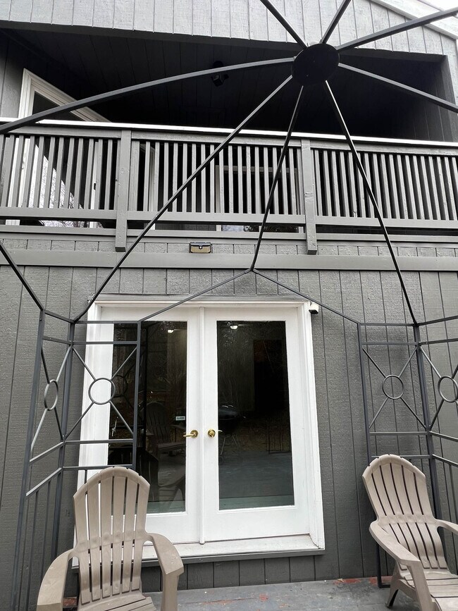 Building Photo - 3664 Mirage Cir