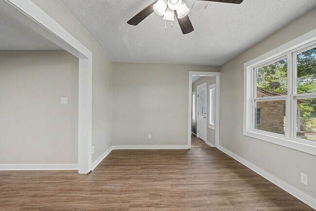 Building Photo - 246 Anderson Rd