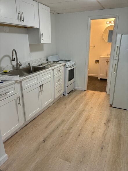 Building Photo - 118 Church St