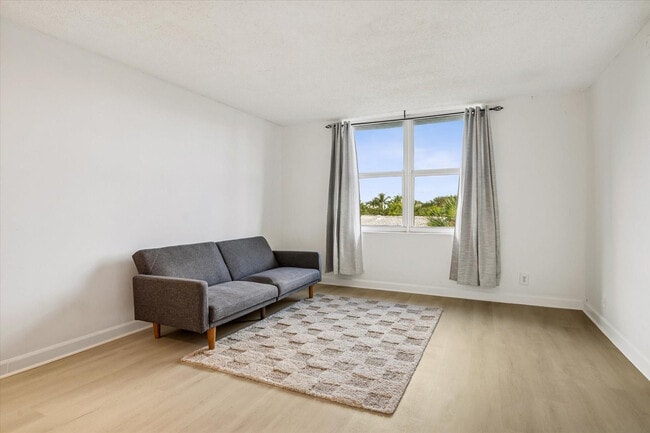 Building Photo - 3000 N Ocean Blvd