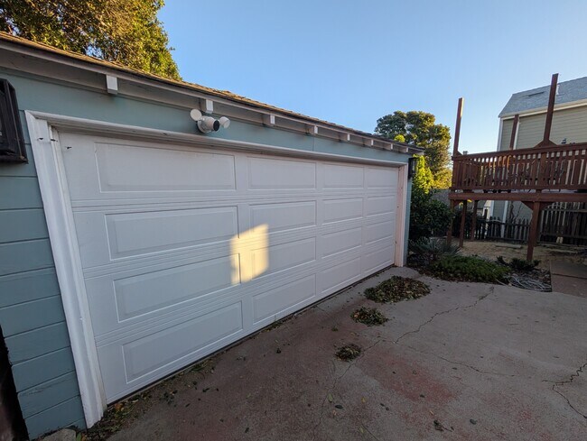 Building Photo - 4532 Reinhardt Dr