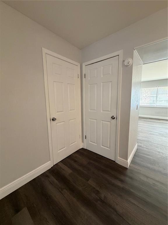 Building Photo - 320 W Howry Ave