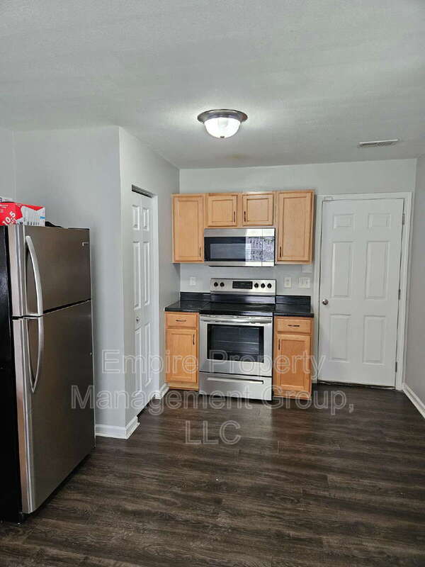Building Photo - 216 Sunday Silence Ln