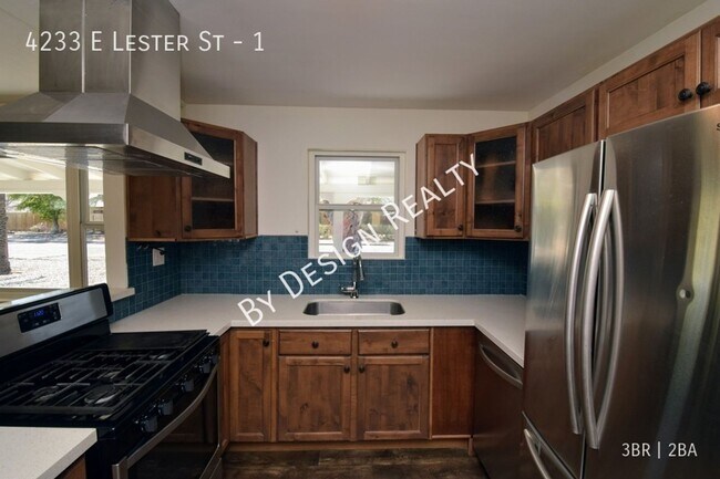 Building Photo - Modern and Spacious 3 Bed 2 Bath with Desi...