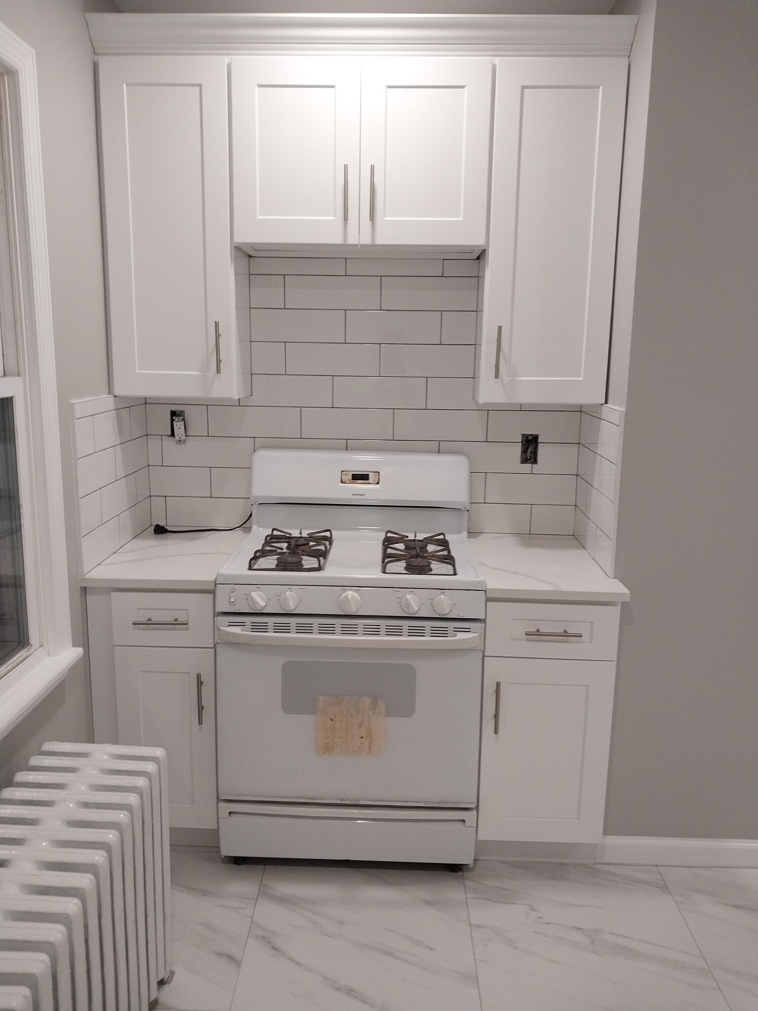 brand new oven - 137 Chestnut Ave