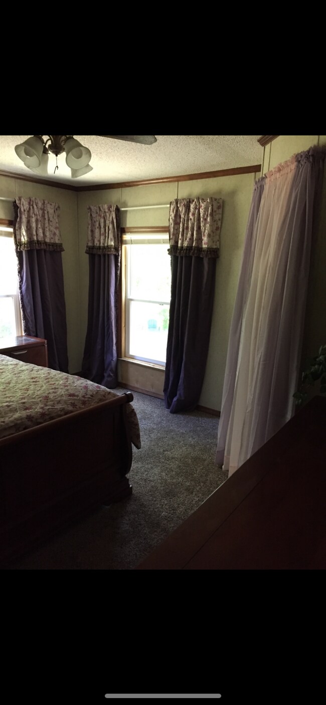 Building Photo - 9097 Griffith Rd