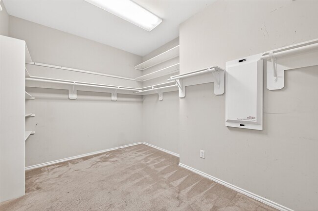 Building Photo - 17611 Haywood Oaks Dr