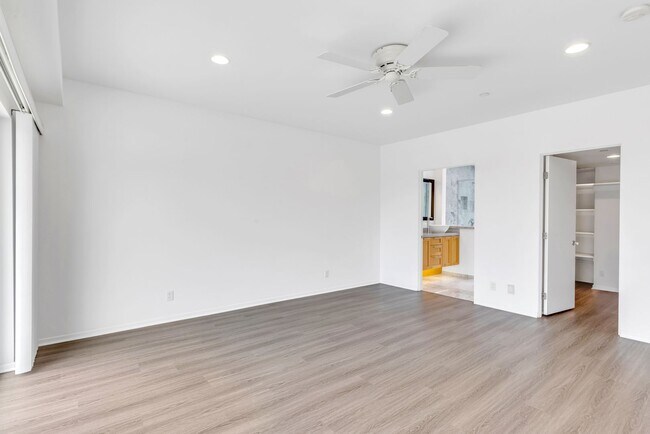 Building Photo - 3 Bed 3 Bath Ocean View, Penthouse "Mark Singer" Residence in Downtown Laguna Beach