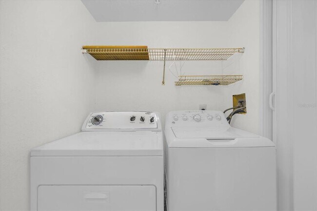 Building Photo - 13953 Fairway Island Dr