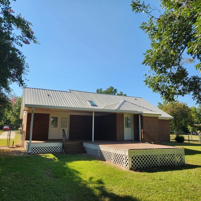 Building Photo - 130 Paloma Dr