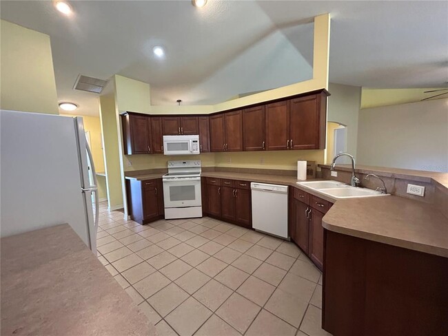 Building Photo - 14285 SW 20th Pl