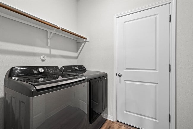 Building Photo - 6309 Night Chinook Dr