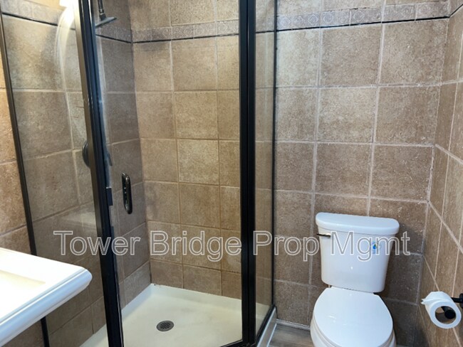 Building Photo - 1328 School St