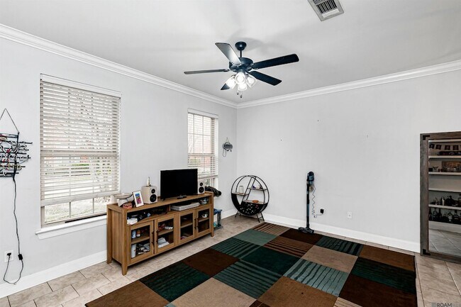 Building Photo - 10600 Lakes Blvd