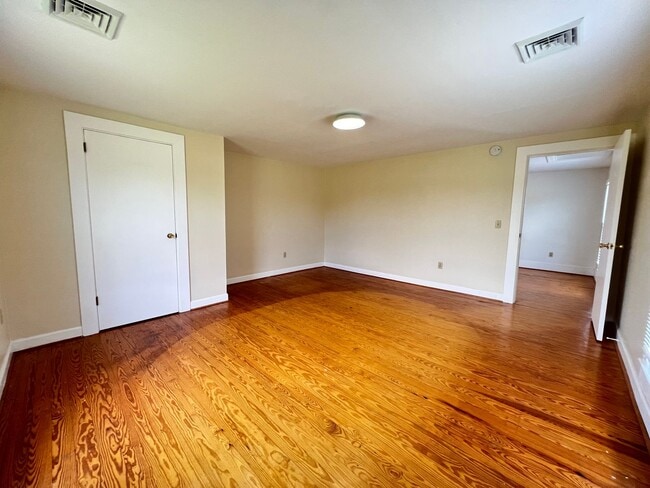 Building Photo - Home at Last!