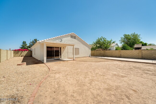 Building Photo - 4559 W Dailey St