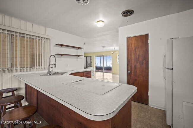 Building Photo - 6785 Riveredge Dr