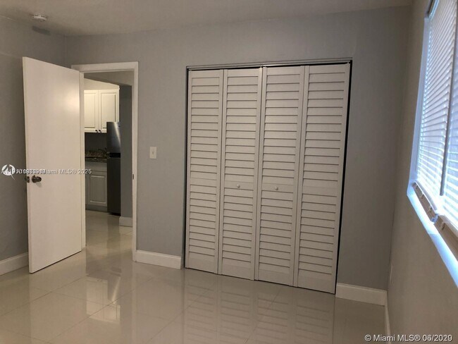 Building Photo - 1479 NW 16th St