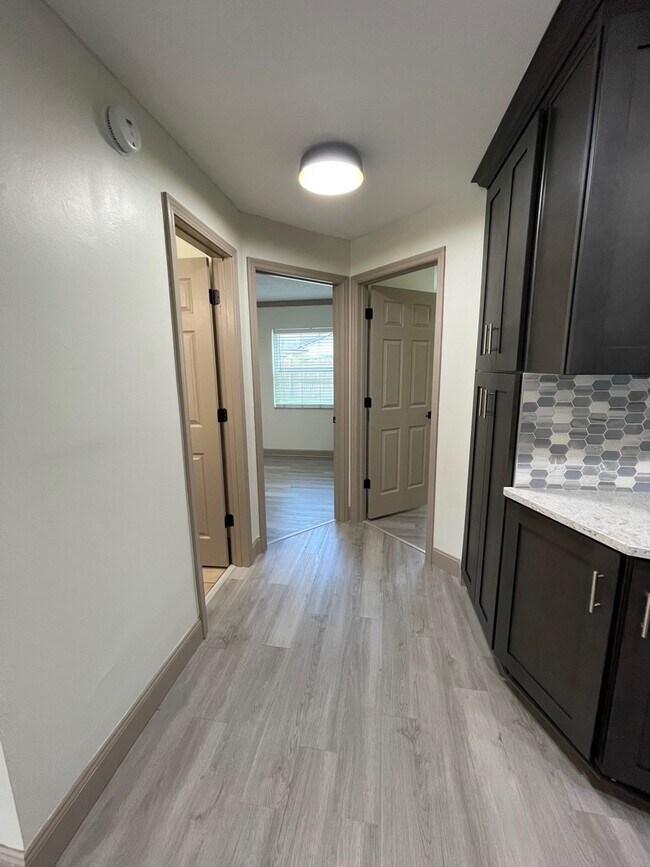 Building Photo - 660 Macduff Ln