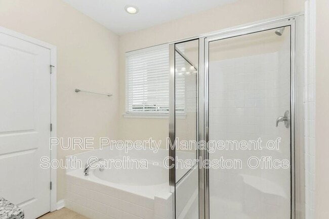 Building Photo - 481 Gianna Ln