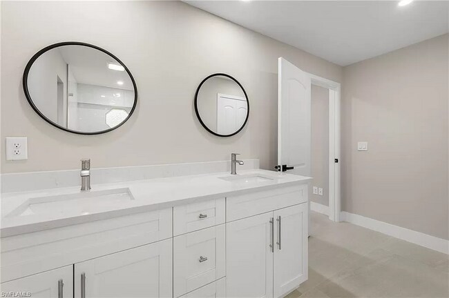 Building Photo - 117 SE 40th Ter