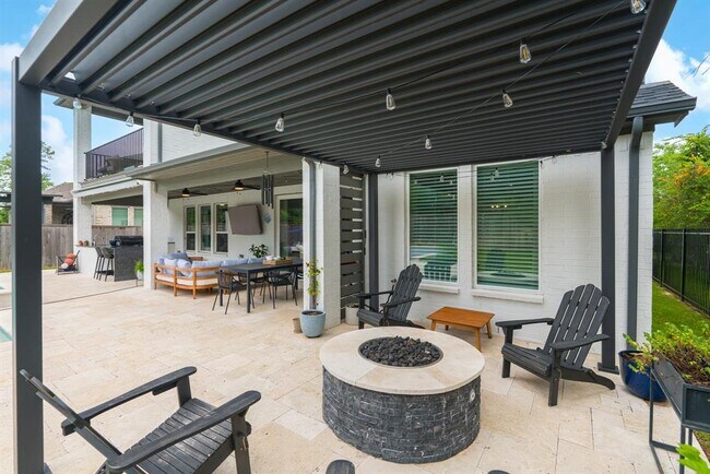 Building Photo - 63 Perennial Cyn Dr