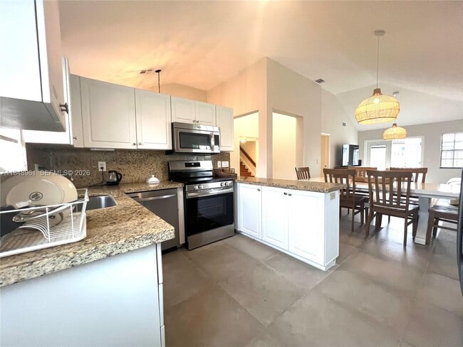 Building Photo - 13473 Fountain View Blvd