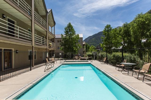 Saltwater Pool - 651 W. Pacific Avenue