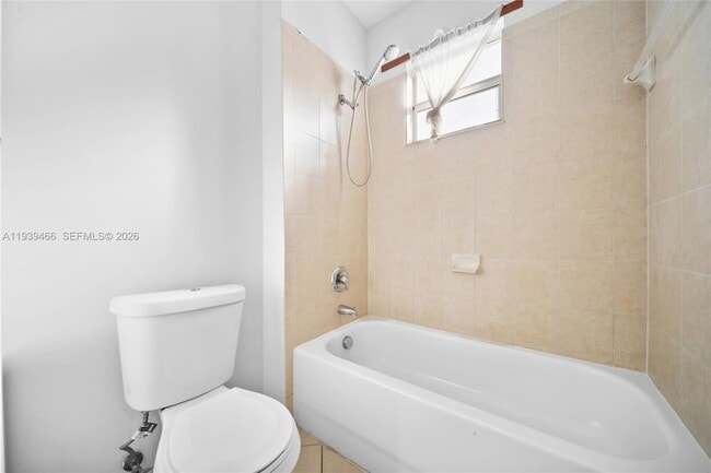 Building Photo - 3641 NE 4th St