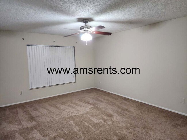 Building Photo - Spacious 3 bedroom 2 bath in Kissimmee