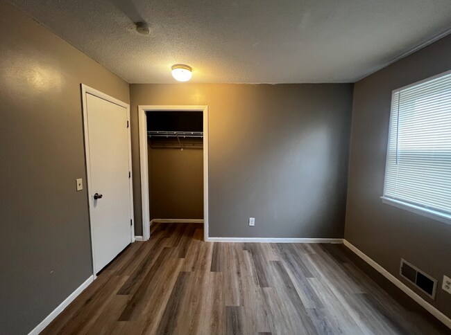 Building Photo - 7725 Tessman Dr