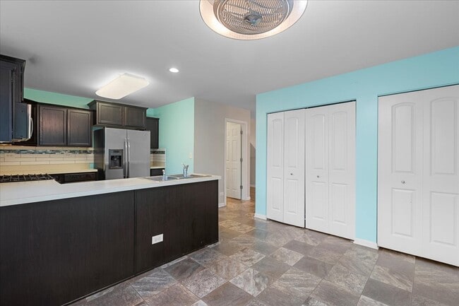 Building Photo - 1092 Sapphire Ln
