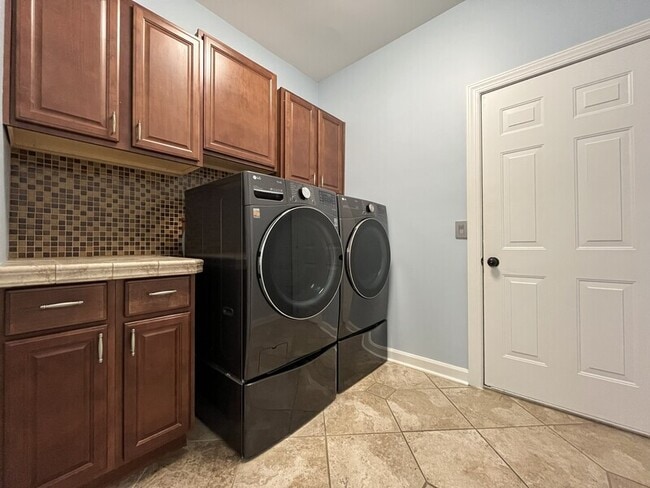 Building Photo - 10707 Pomerane Pl