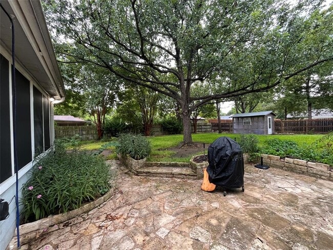 Building Photo - 13406 Briar Hollow Dr