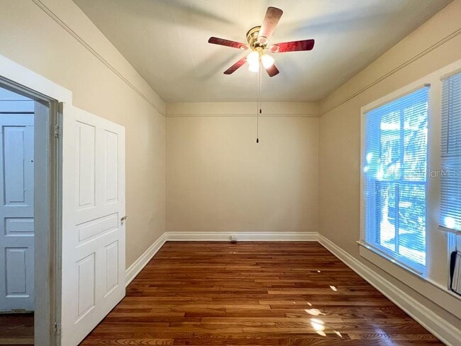 Building Photo - 318 NE 2nd Ave