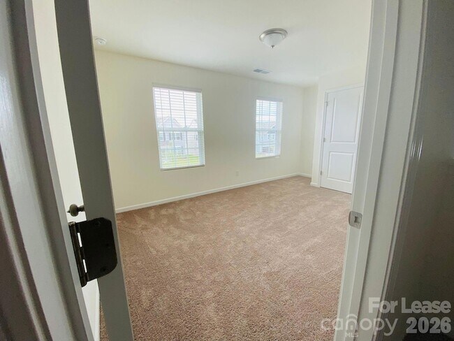 Building Photo - 2897 Yeager Dr NW