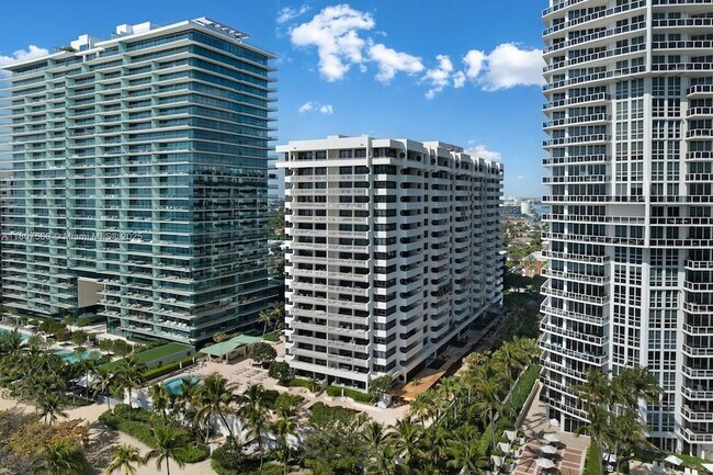 Building Photo - 10205 Collins Ave
