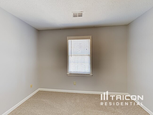 Building Photo - 1418 Millstream Trail NW