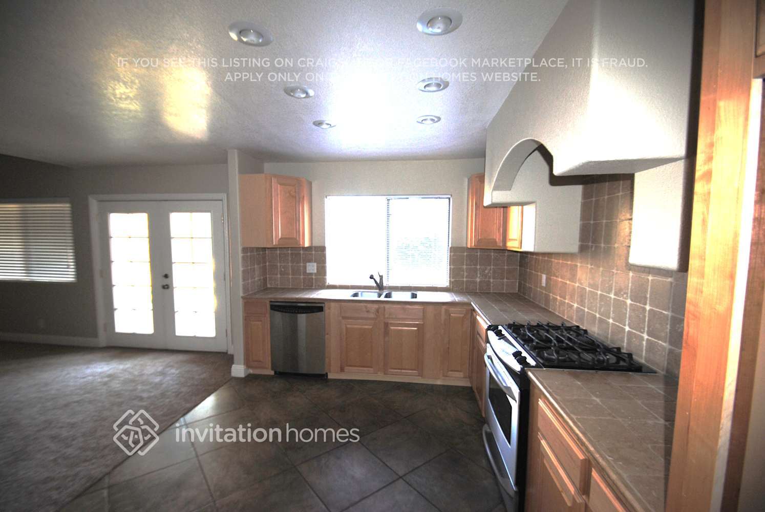 Building Photo - 2164 Glenview Terrace