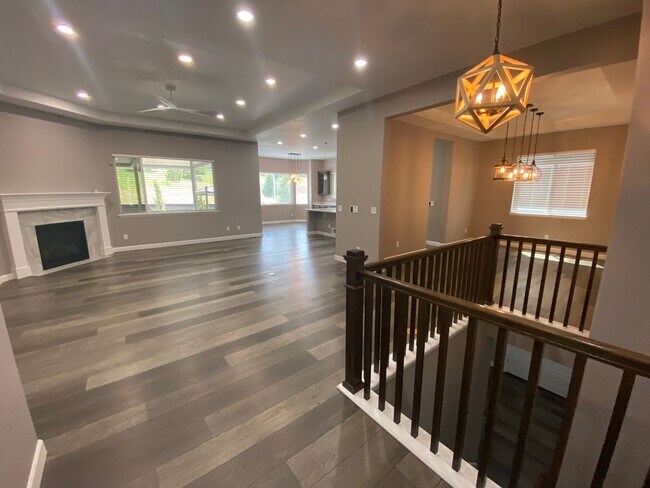 Building Photo - Incredible Home in Parker