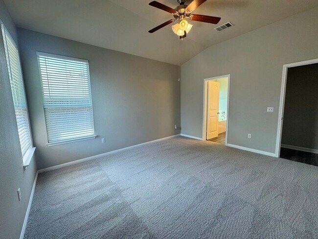 Building Photo - 120 Kingfisher Ln