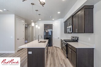 Building Photo - Home in the Heart of Hurricane!
