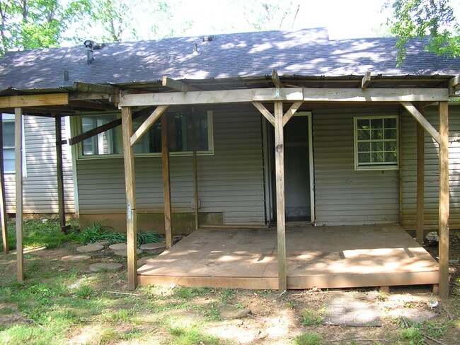 Building Photo - 1540 Virginia Dr