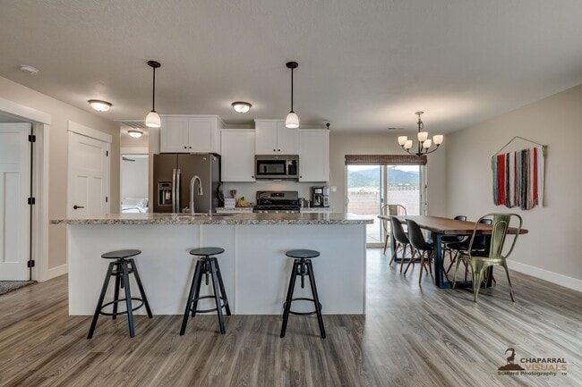 Building Photo - Spacious Family Home in Parowan