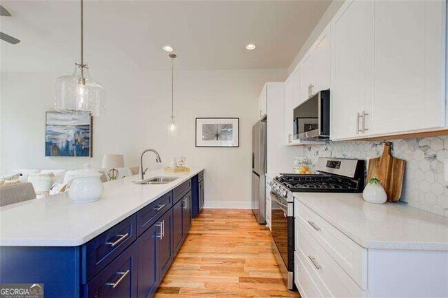 Building Photo - 1240 Oakland Terrace SW