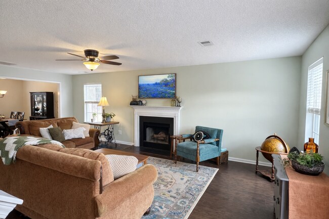 Building Photo - 3BD/2.5BA- WITH BONUS ROOM -AVAILABLE NOW or AUGUST 1, 2026!!