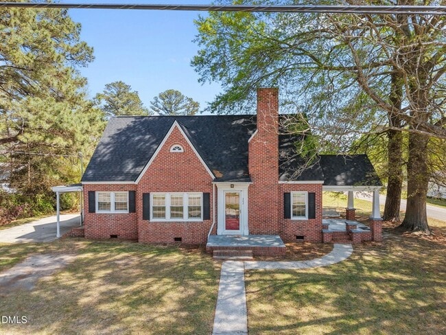 Building Photo - 302 W Main St