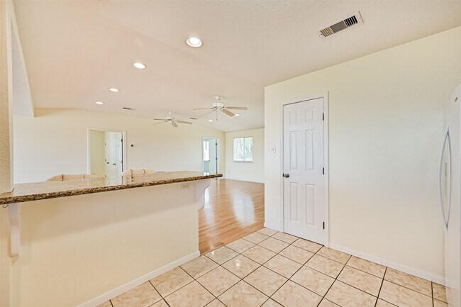 Building Photo - 7706 Channelview Dr