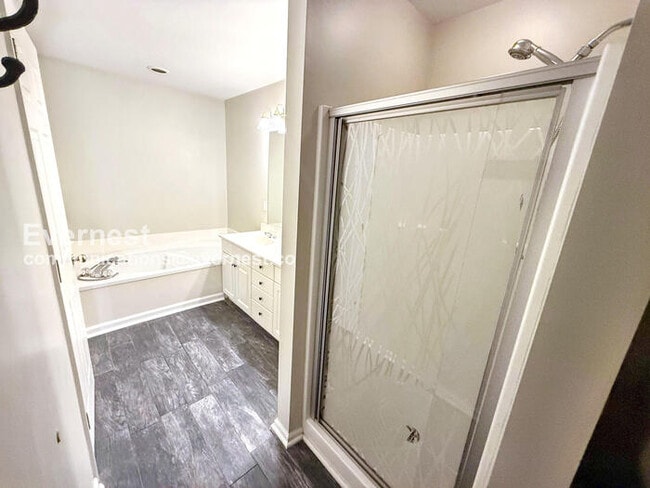 Building Photo - 607 Parkside Cir