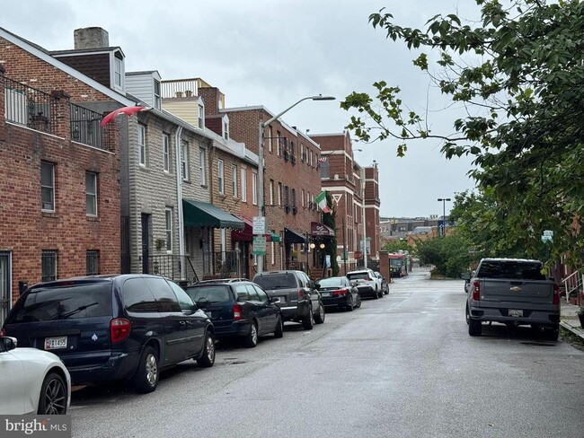 Building Photo - 1008 Stiles St